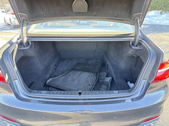 Used 2019 BMW 740i xDrive w/ Executive Package image 12