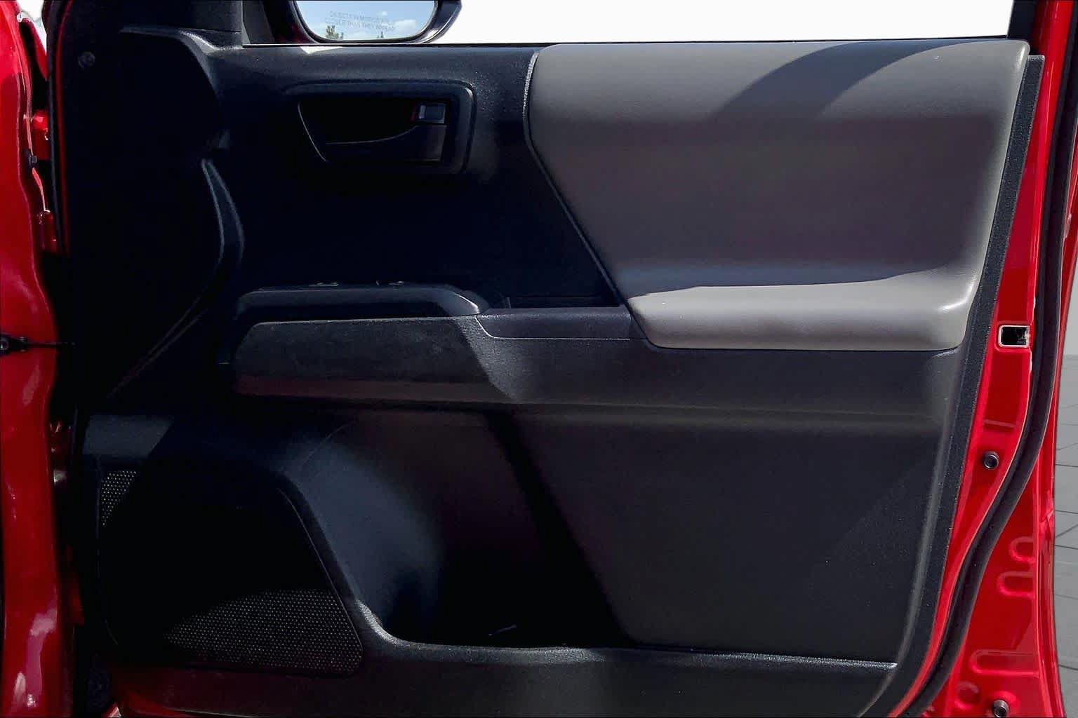 Used 2023 Toyota Tacoma SR AWD/4WD image 22