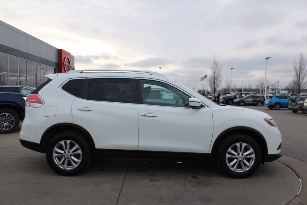 Used 2016 Nissan Rogue SV image 6