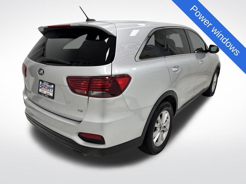 Used 2019 Kia Sorento LX image 4