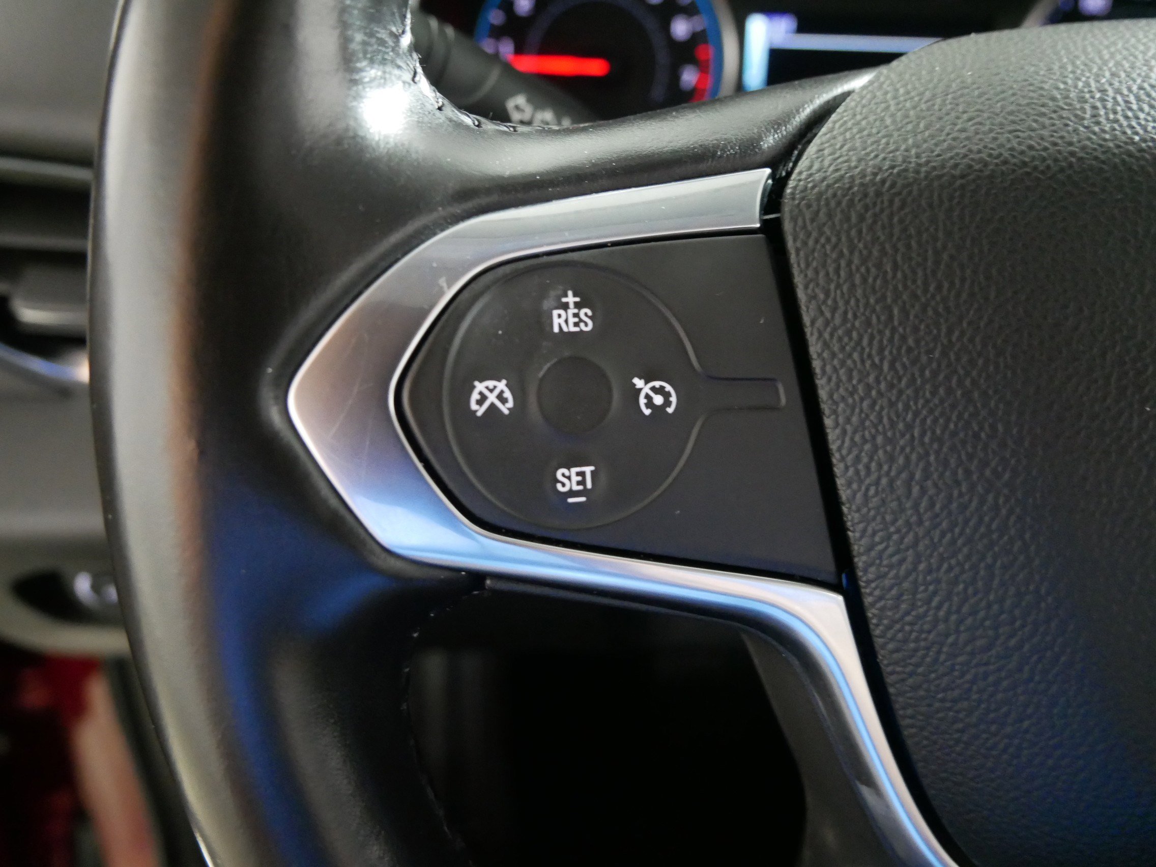 Used 2018 Chevrolet Traverse LT image 25