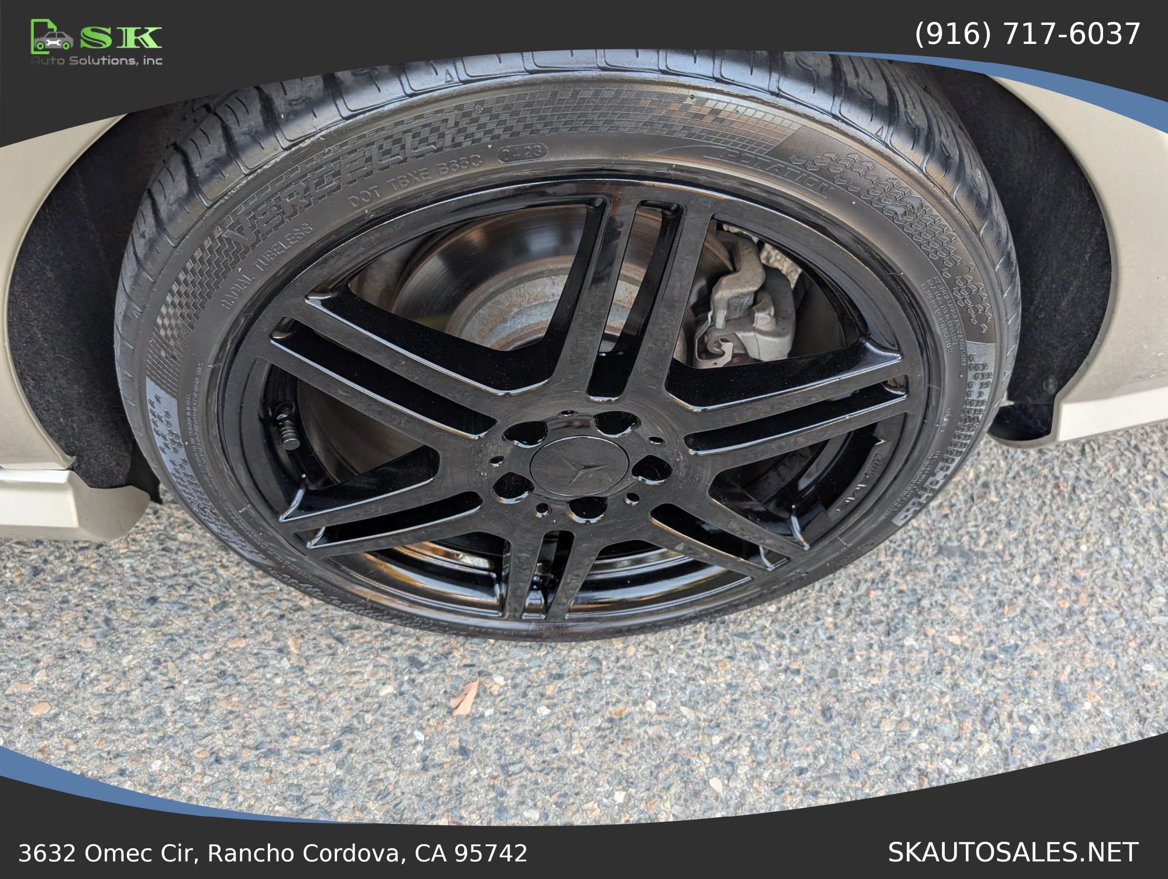 Used 2010 Mercedes-Benz E 350 4MATIC Sedan image 31