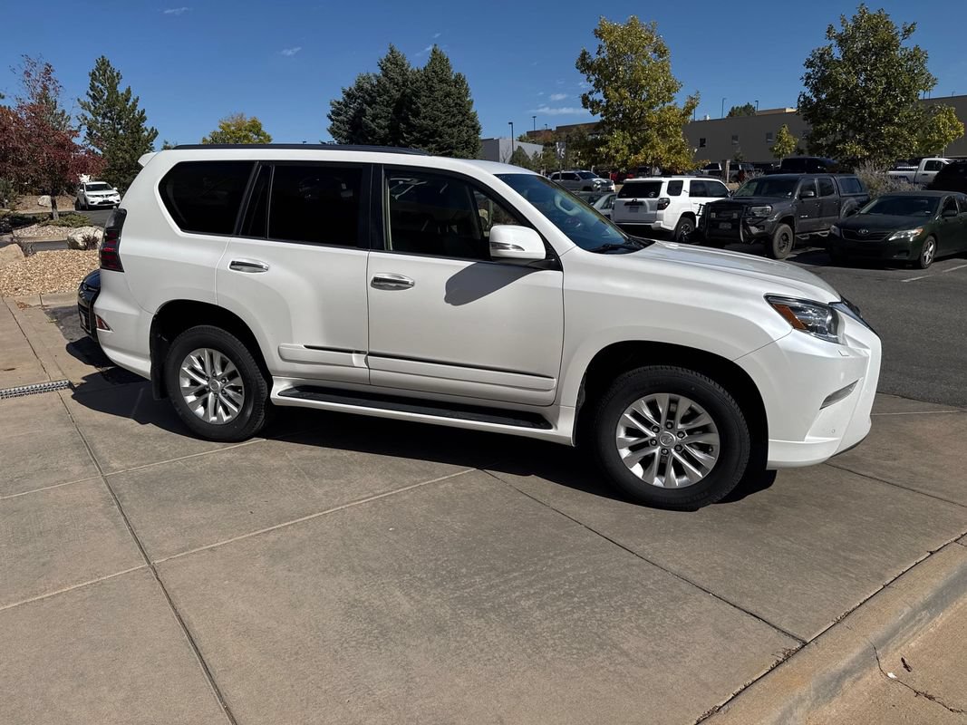 Used 2018 Lexus GX 460 Premium w/ Premium Package AWD/4WD image 5