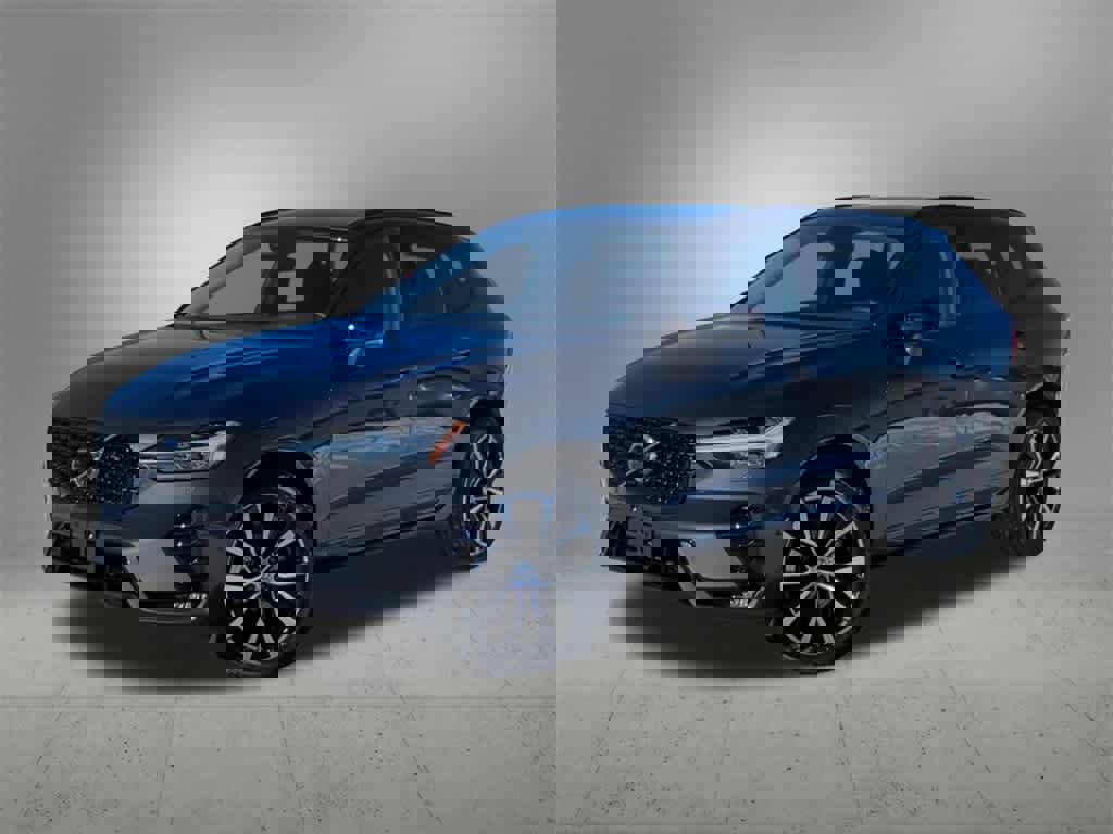 Used 2025 Volvo XC60 B5 Plus image 1