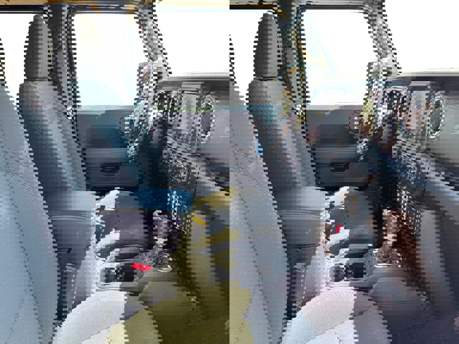 Used 2021 Jeep Gladiator Overland image 17