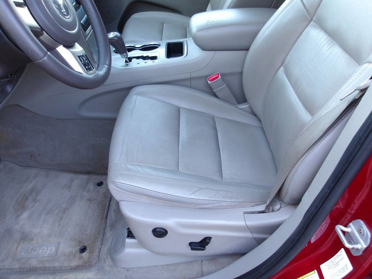 Used 2011 Jeep Grand Cherokee Laredo image 19