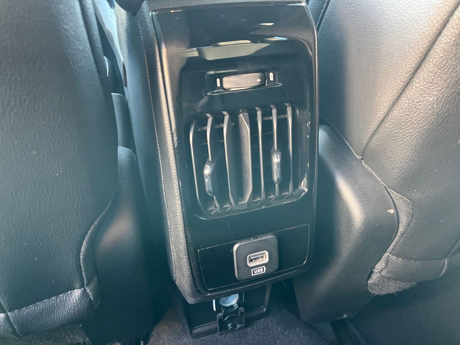 Used 2025 Jeep Compass Limited image 23