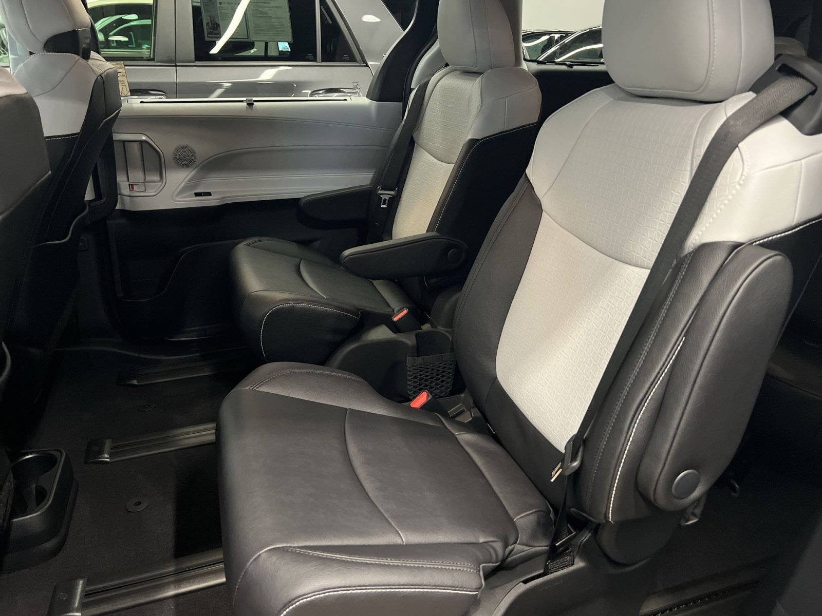 Used 2026 Toyota Sienna XSE image 20