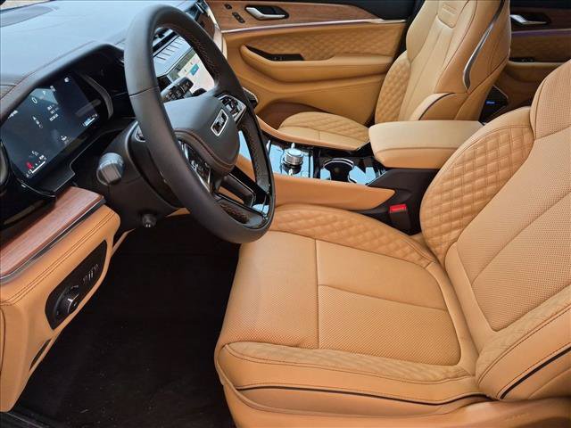 New 2027 Jeep Grand Cherokee Summit AWD/4WD image 4