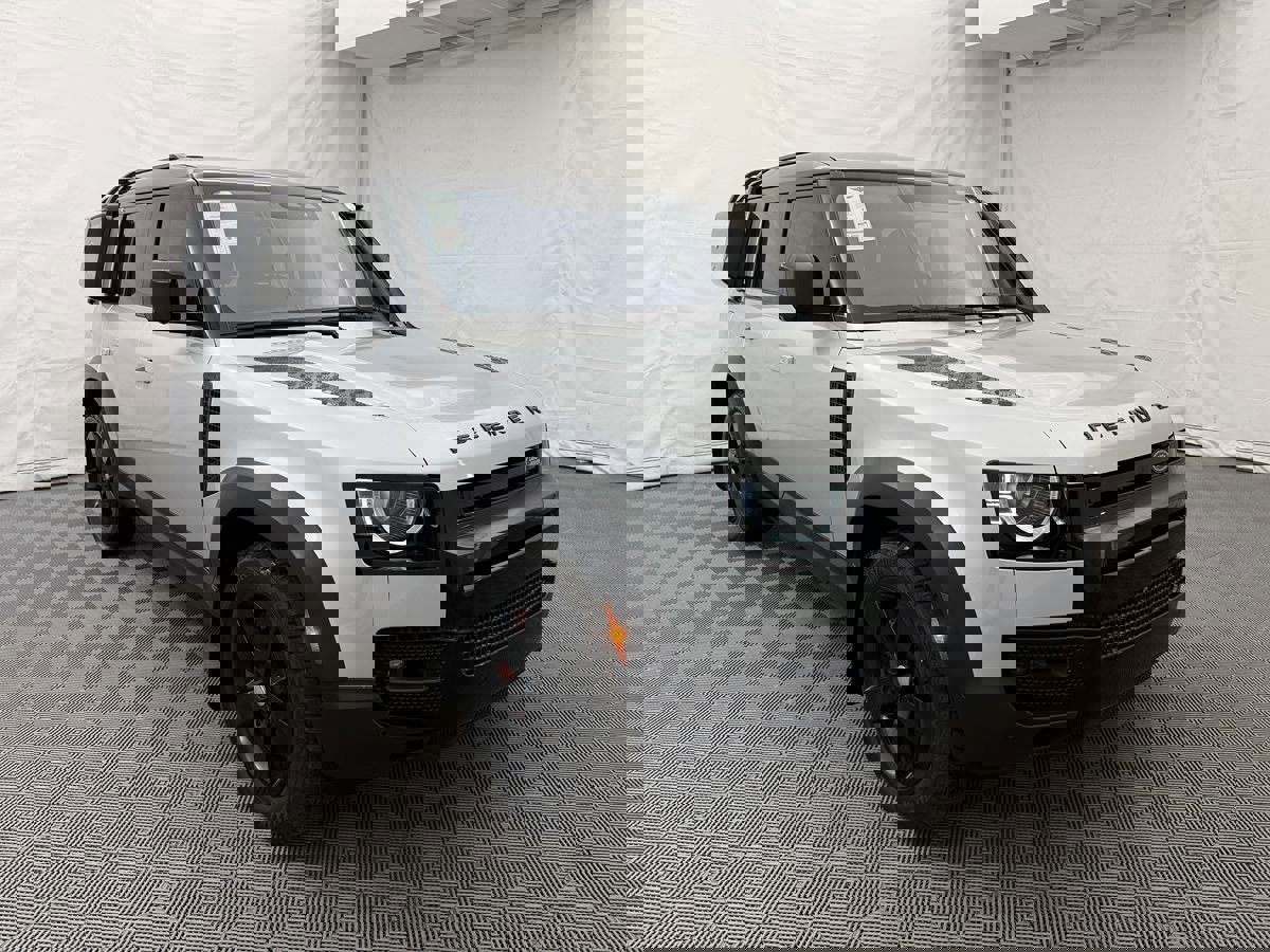 Used 2020 Land Rover Defender 110 First Edition image 4