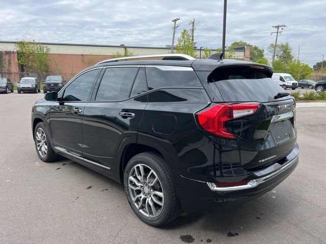 Used 2023 GMC Terrain Denali w/ Denali Premium Package AWD/4WD image 7