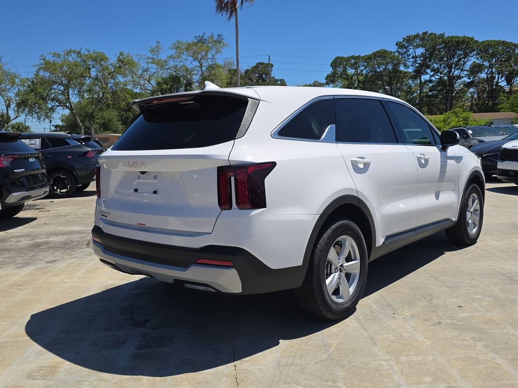 New 2026 Kia Sorento LX FWD image 8