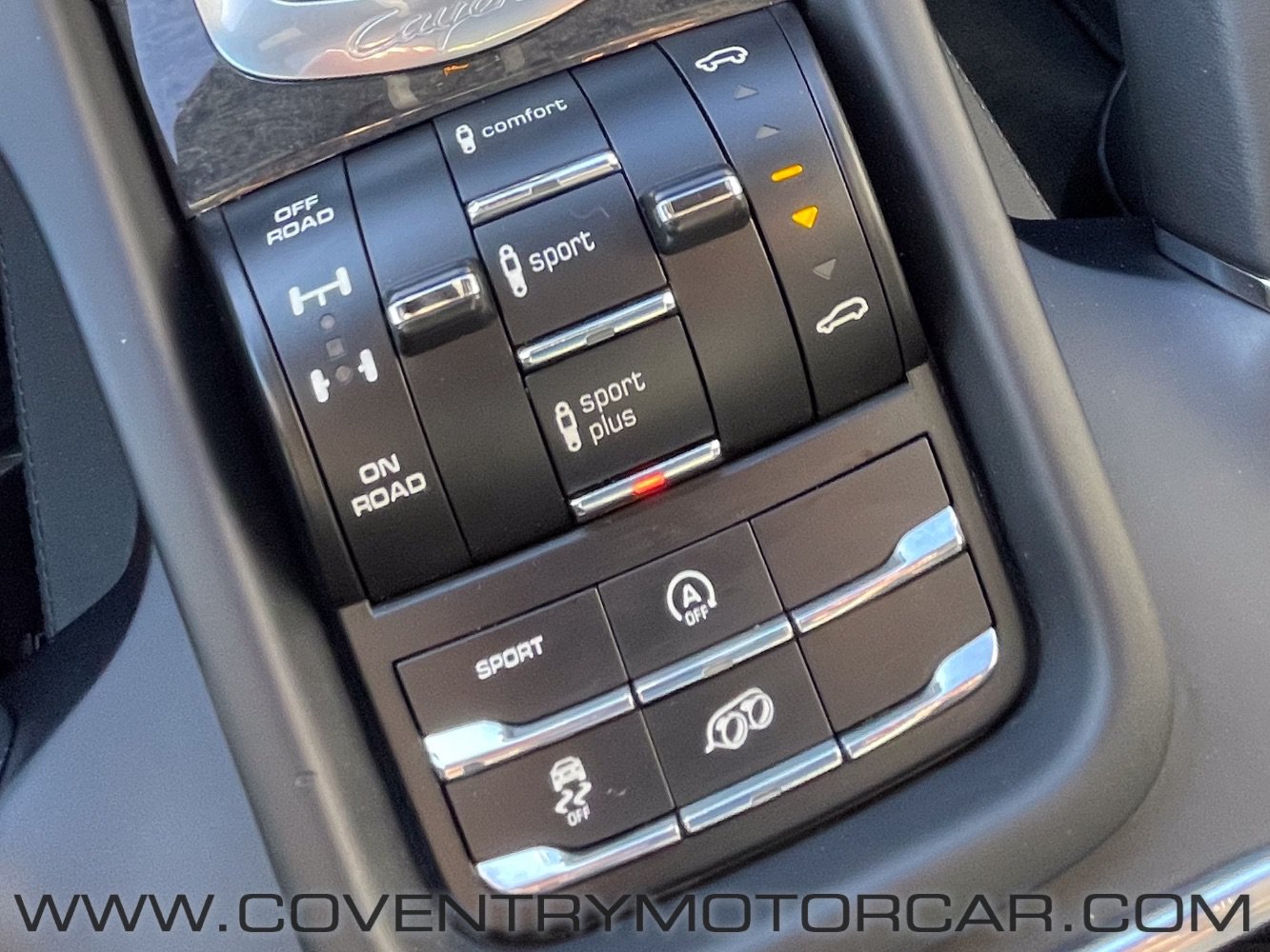 Used 2016 Porsche Cayenne GTS AWD/4WD image 26
