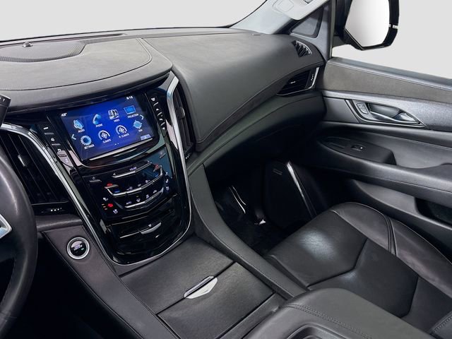 Used 2017 Cadillac Escalade Premium Luxury image 25