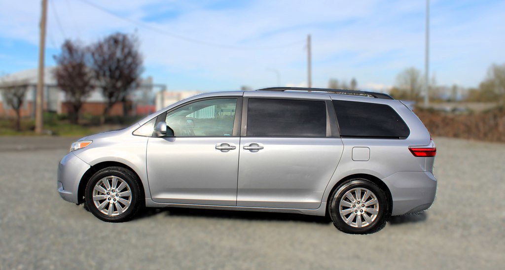 Used 2015 Toyota Sienna XLE Premium AWD/4WD image 4