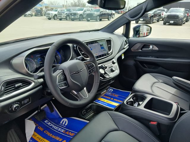 New 2026 Chrysler Pacifica Select AWD/4WD image 11
