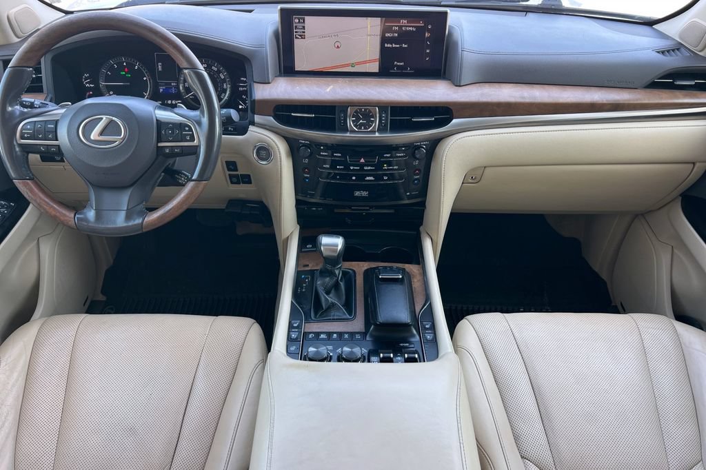 Used 2017 Lexus LX 570 4WD w/ Luxury Package image 15