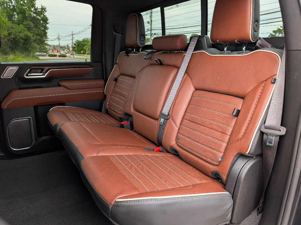 Used 2024 GMC Sierra 3500 Denali Ultimate AWD/4WD image 19
