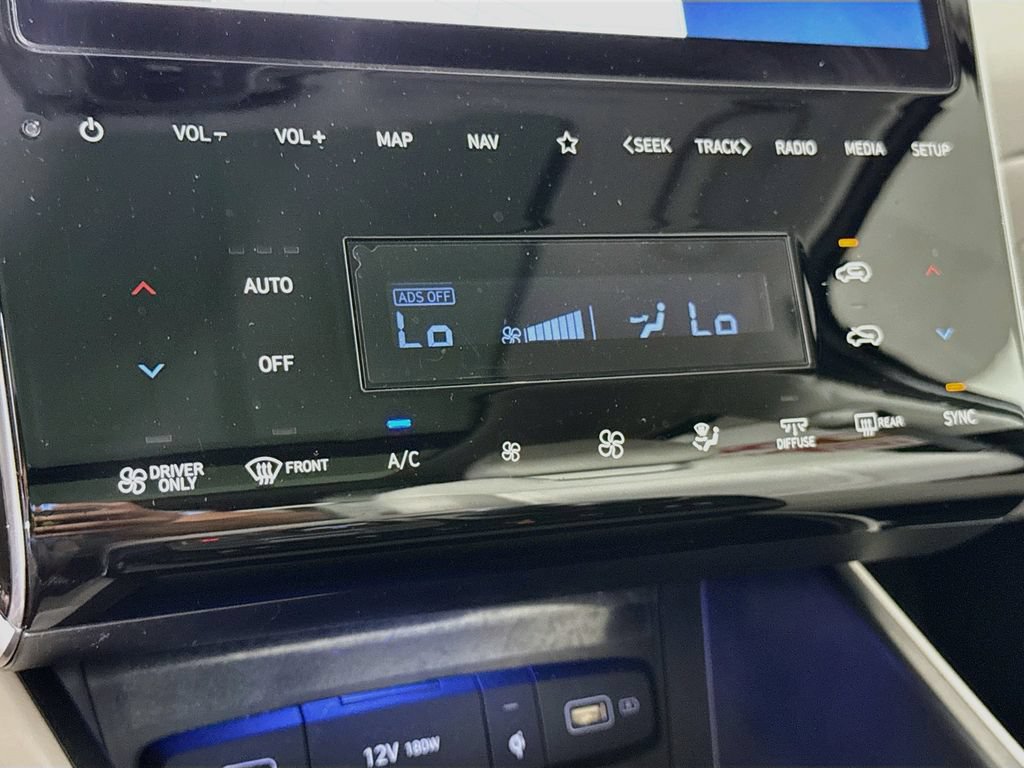 Certified 2024 Hyundai Tucson Limited AWD/4WD image 10