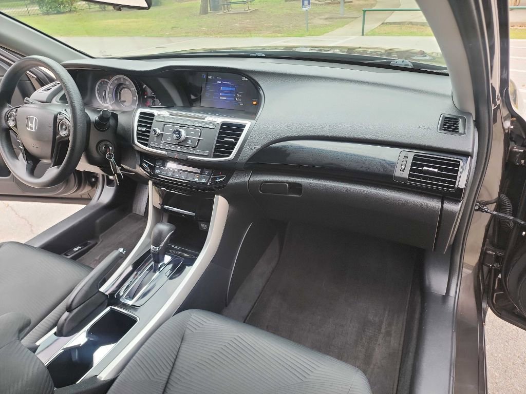 Used 2016 Honda Accord LX image 35