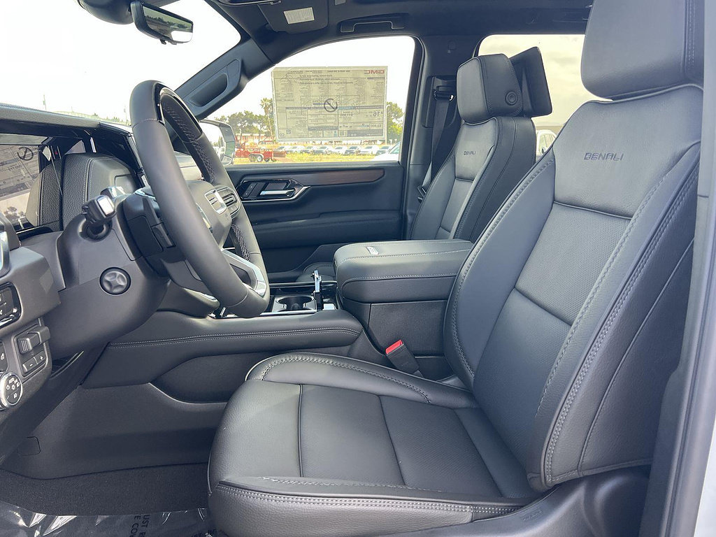 New 2026 GMC Yukon XL Denali w/ Denali Reserve Package RWD image 22