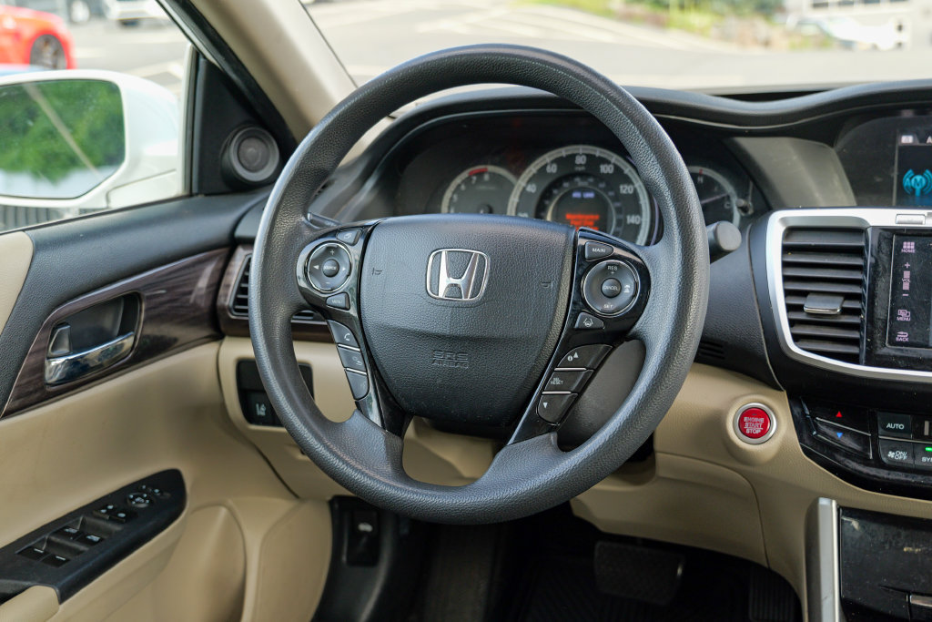 Used 2016 Honda Accord EX image 41
