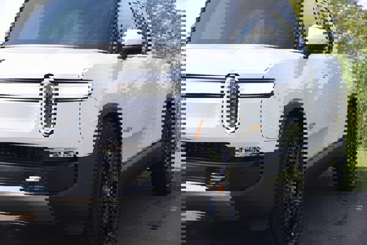 Used 2022 Rivian R1T Adventure image 76