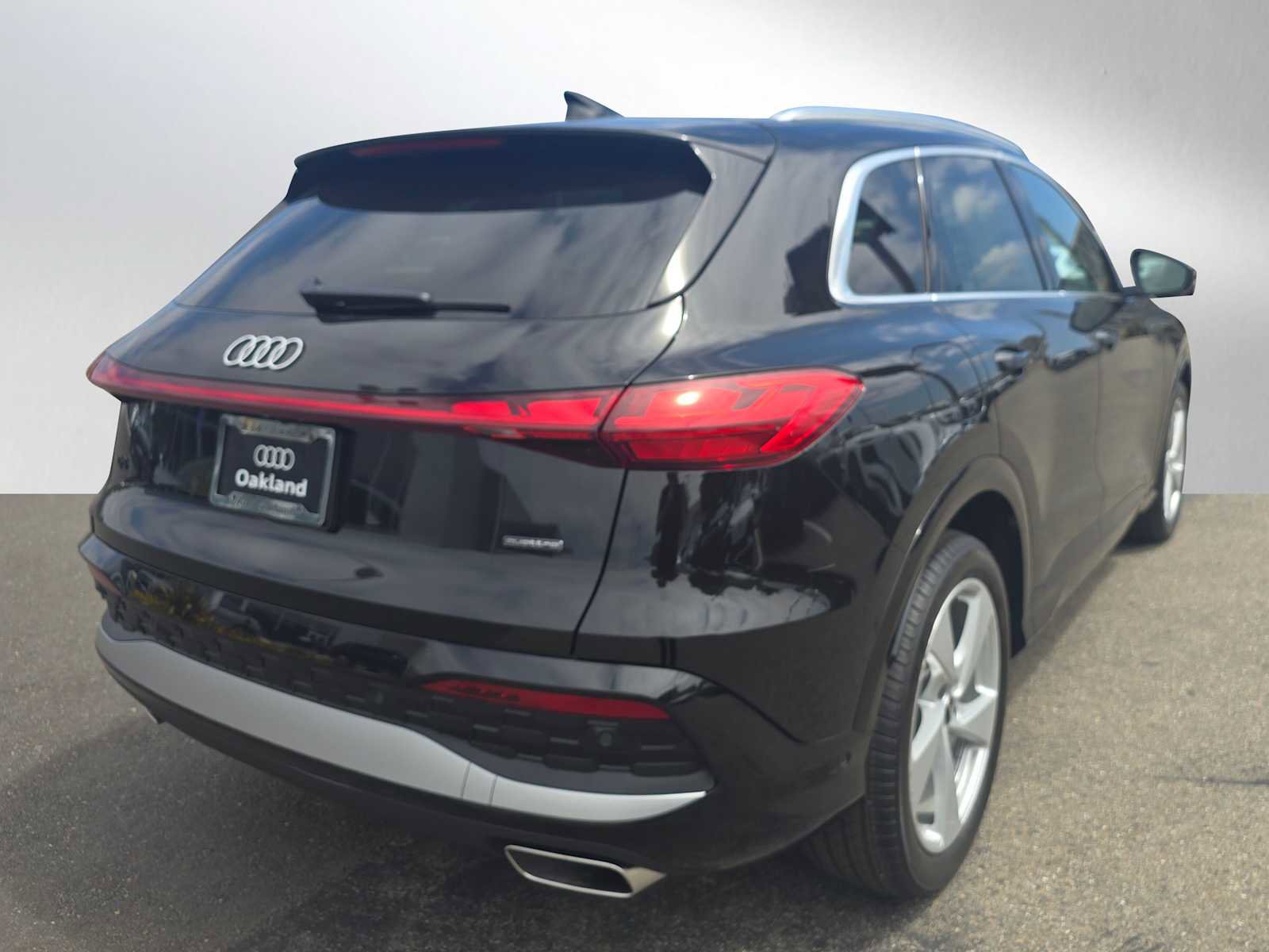 New 2025 Audi Q5 Prestige image 3