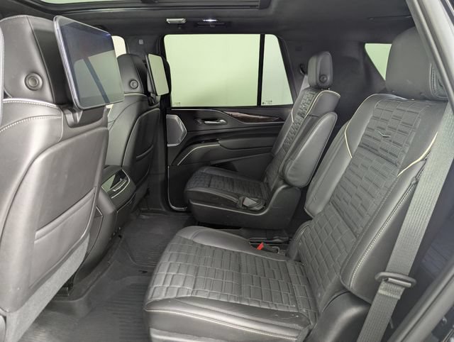 Used 2023 Cadillac Escalade Sport Platinum w/ LPO, ONYX Package AWD/4WD image 17