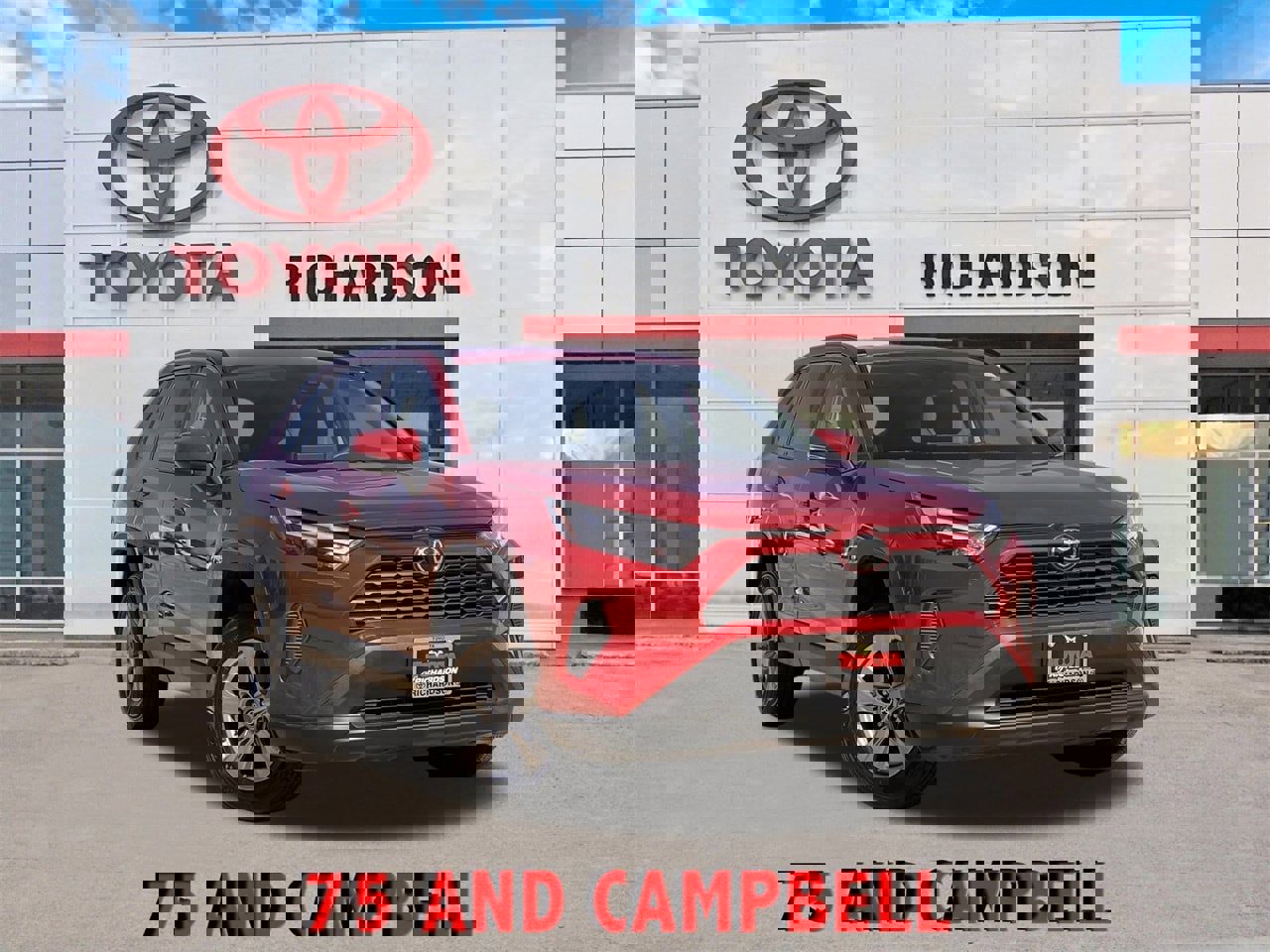 Used 2025 Toyota RAV4 XLE image 1