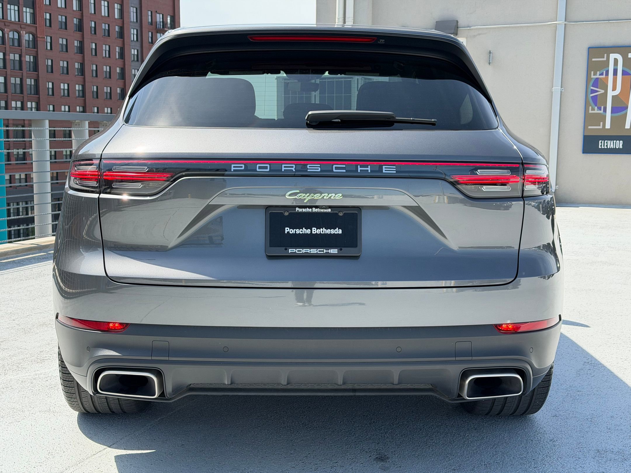 Used 2023 Porsche Cayenne E-Hybrid image 6