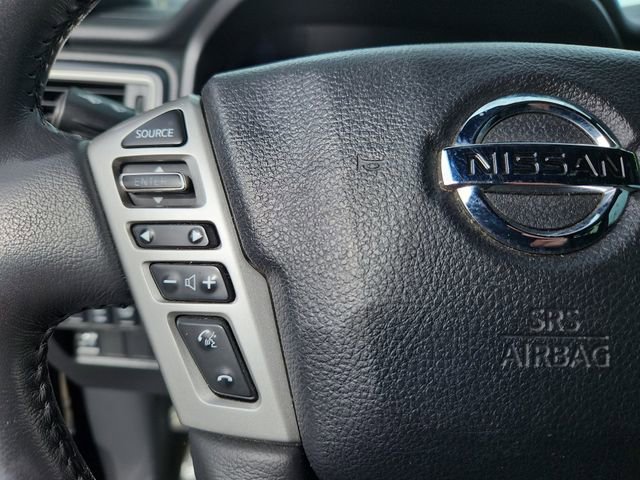 Used 2018 Nissan Titan SV w/ SV Convenience Package image 19
