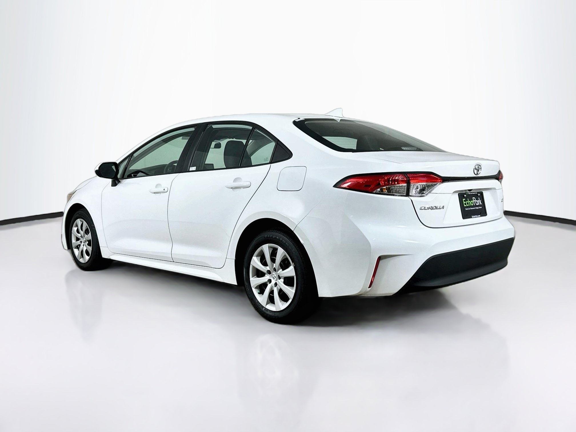 Used 2024 Toyota Corolla LE FWD image 5