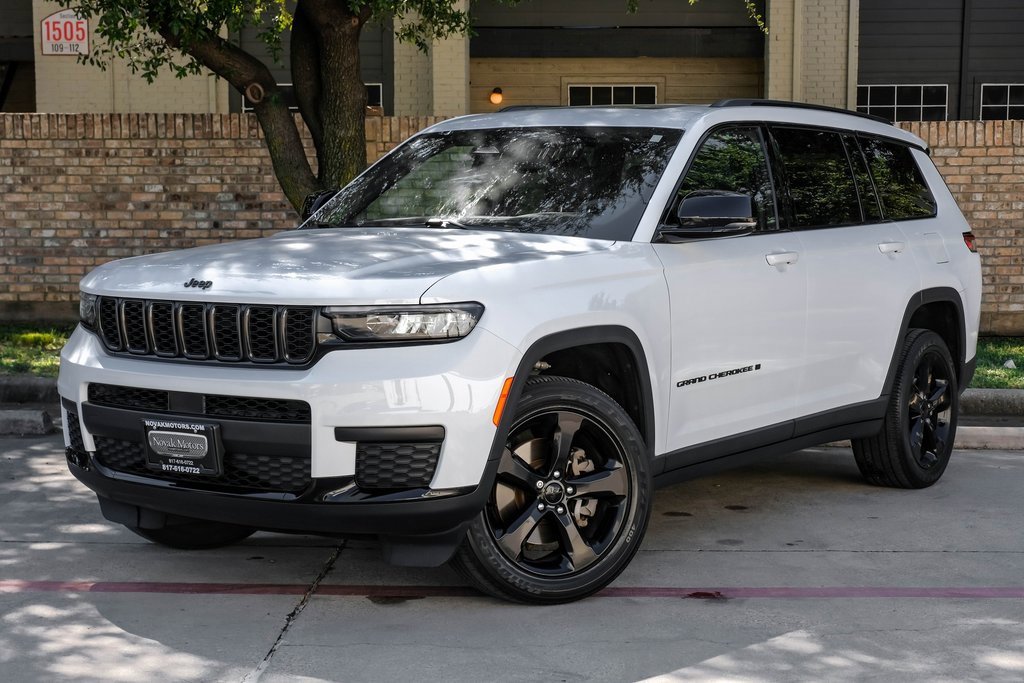 Used 2023 Jeep Grand Cherokee L Laredo image 11