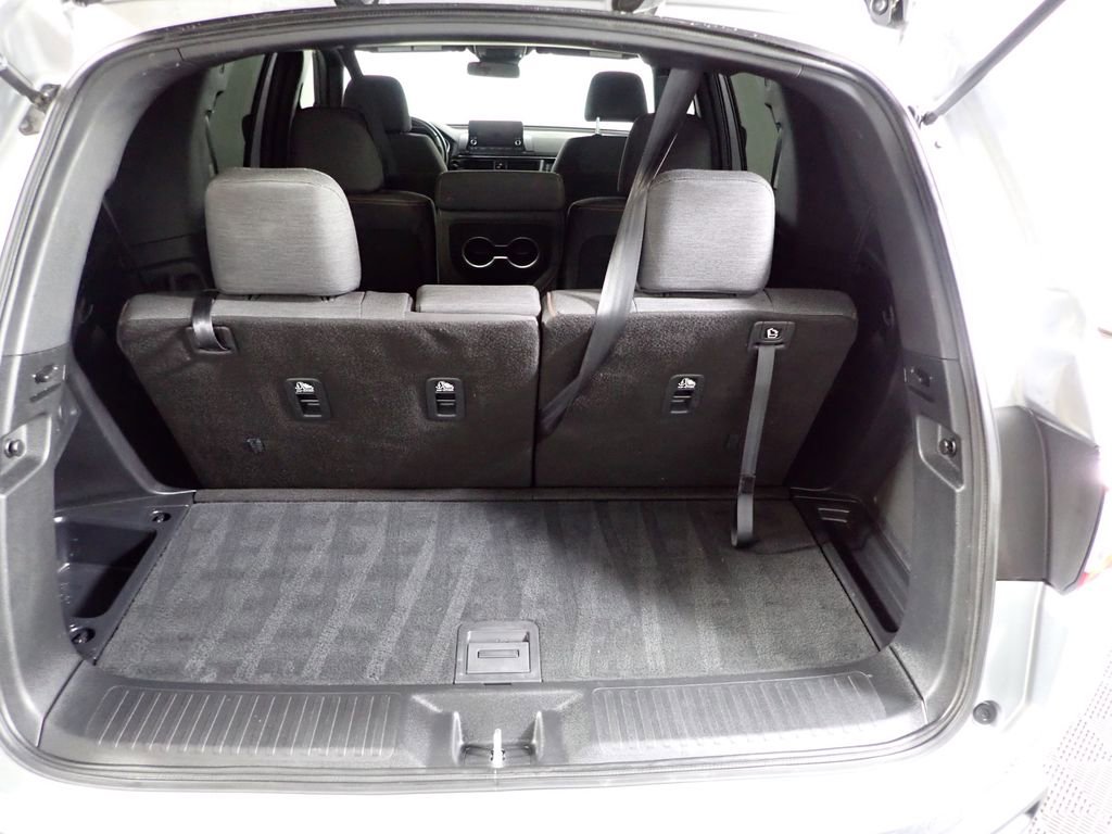 Used 2025 Honda Pilot Sport image 16