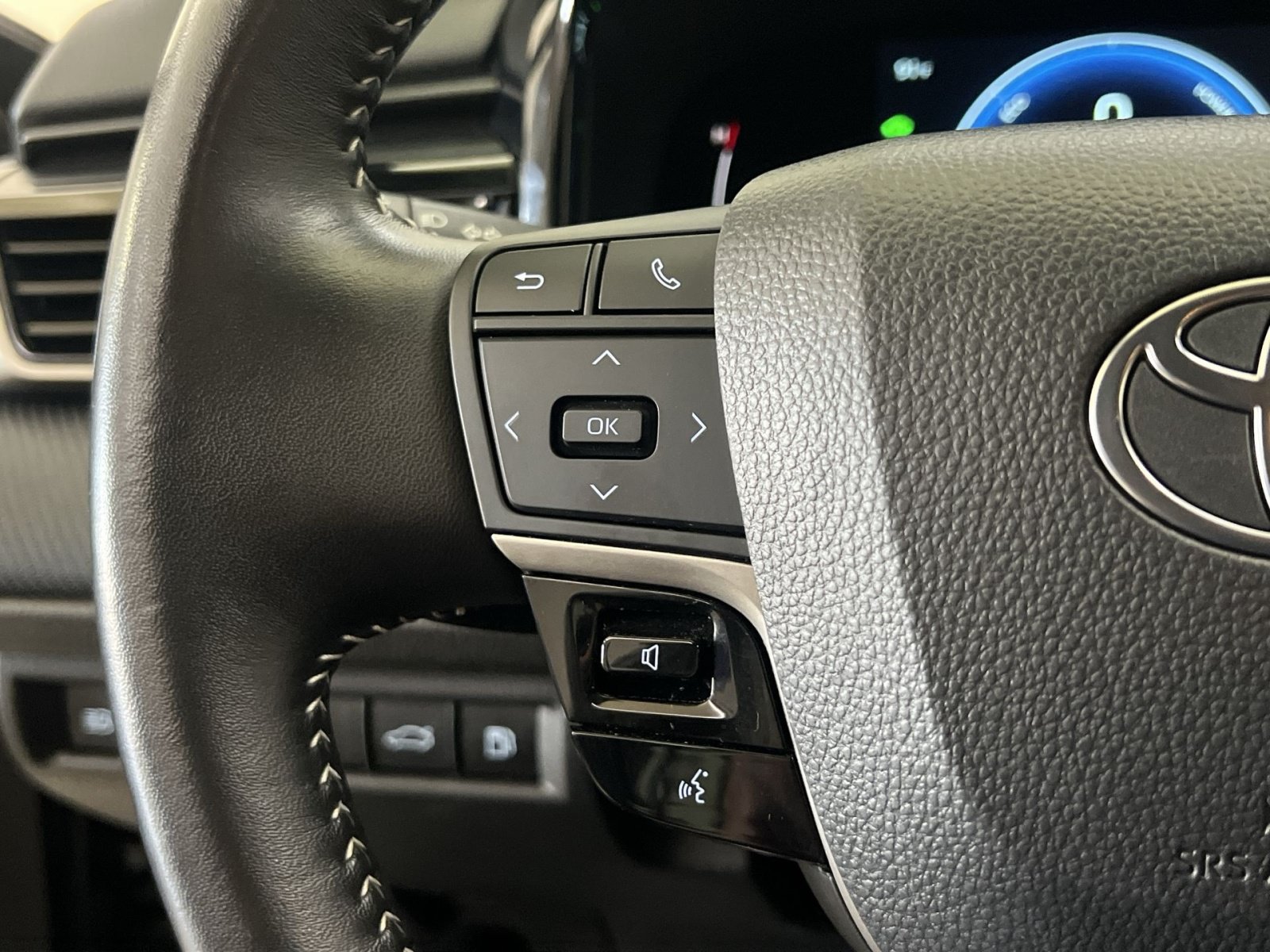 Used 2025 Toyota Camry SE FWD image 32