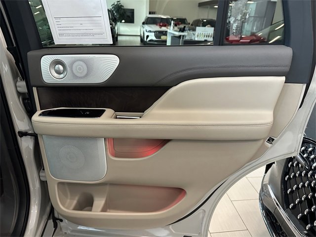 Certified 2022 Lincoln Navigator Reserve image 39