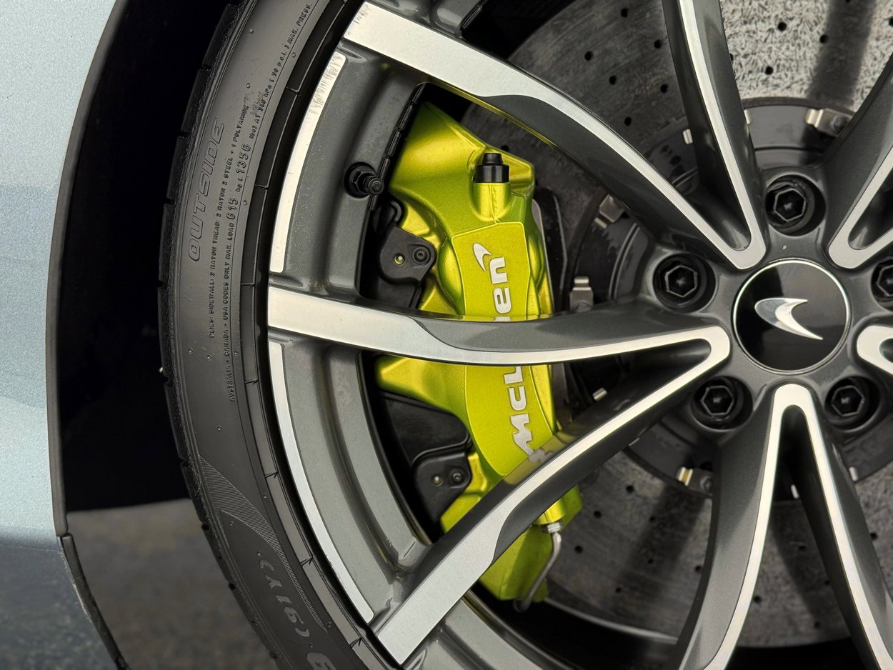 Used 2023 McLaren Artura image 36