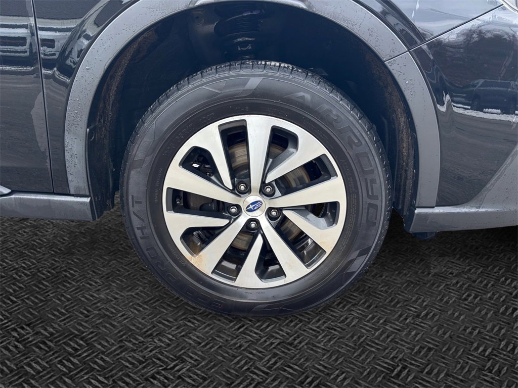 Used 2022 Subaru Outback Premium image 11