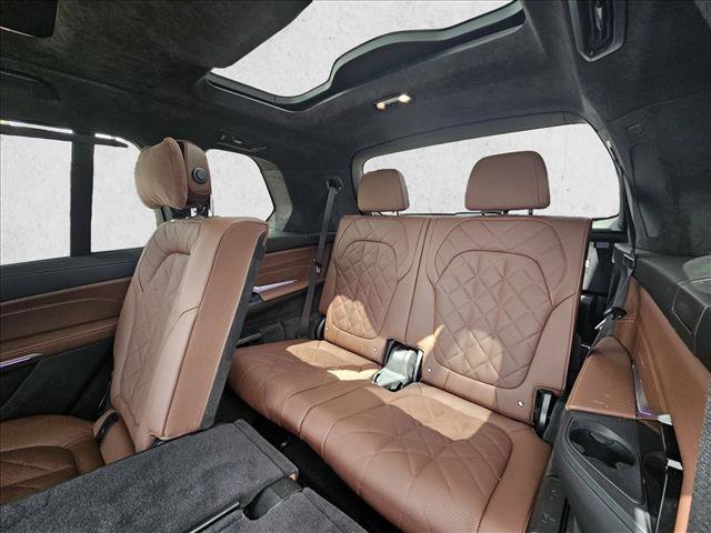 Used 2026 BMW X7 xDrive40i w/ Executive Package AWD/4WD image 16