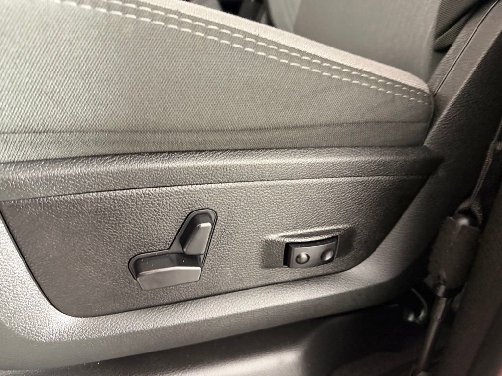 Used 2024 RAM 2500 Big Horn w/ Bed Utility Group image 23