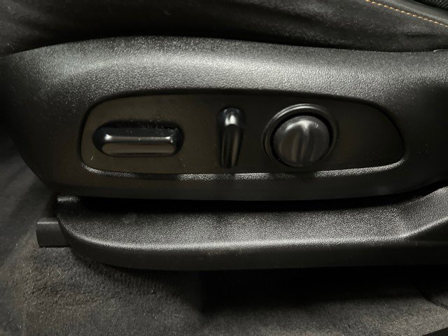 Used 2019 Chevrolet Traverse LT image 32