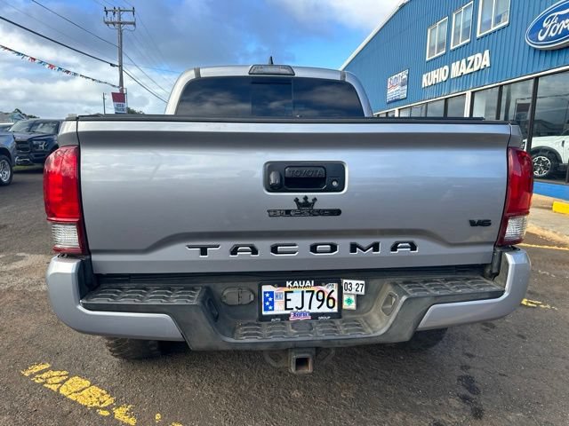 Used 2017 Toyota Tacoma TRD Off-Road AWD/4WD image 4