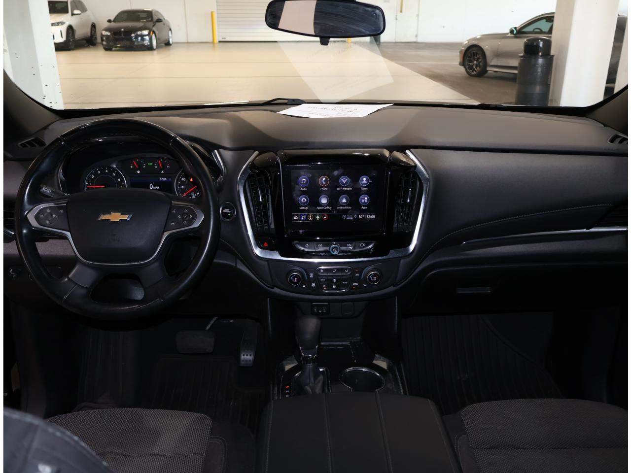 Used 2023 Chevrolet Traverse LT FWD image 17