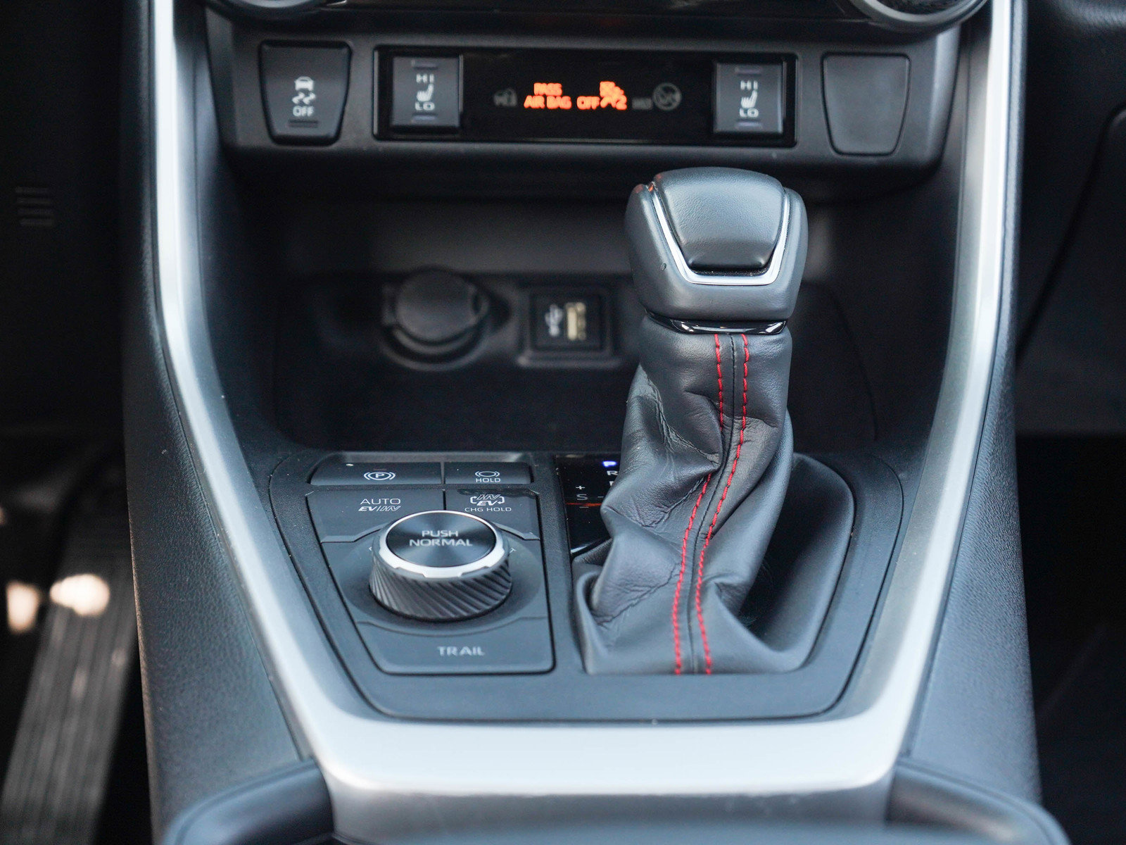 Used 2024 Toyota RAV4 SE w/ Weather & Moonroof Package AWD/4WD image 20