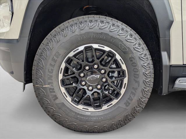 New 2026 Chevrolet Silverado EV Trail Boss image 9