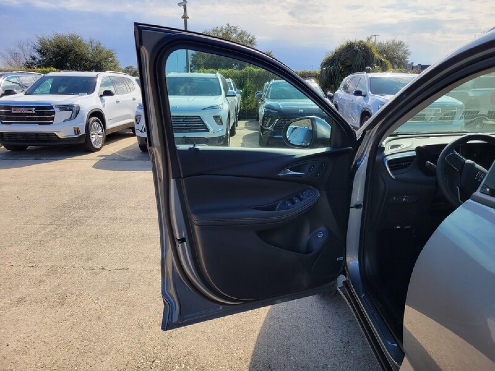 New 2026 Buick Encore GX Avenir w/ Avenir Technology Package FWD image 13