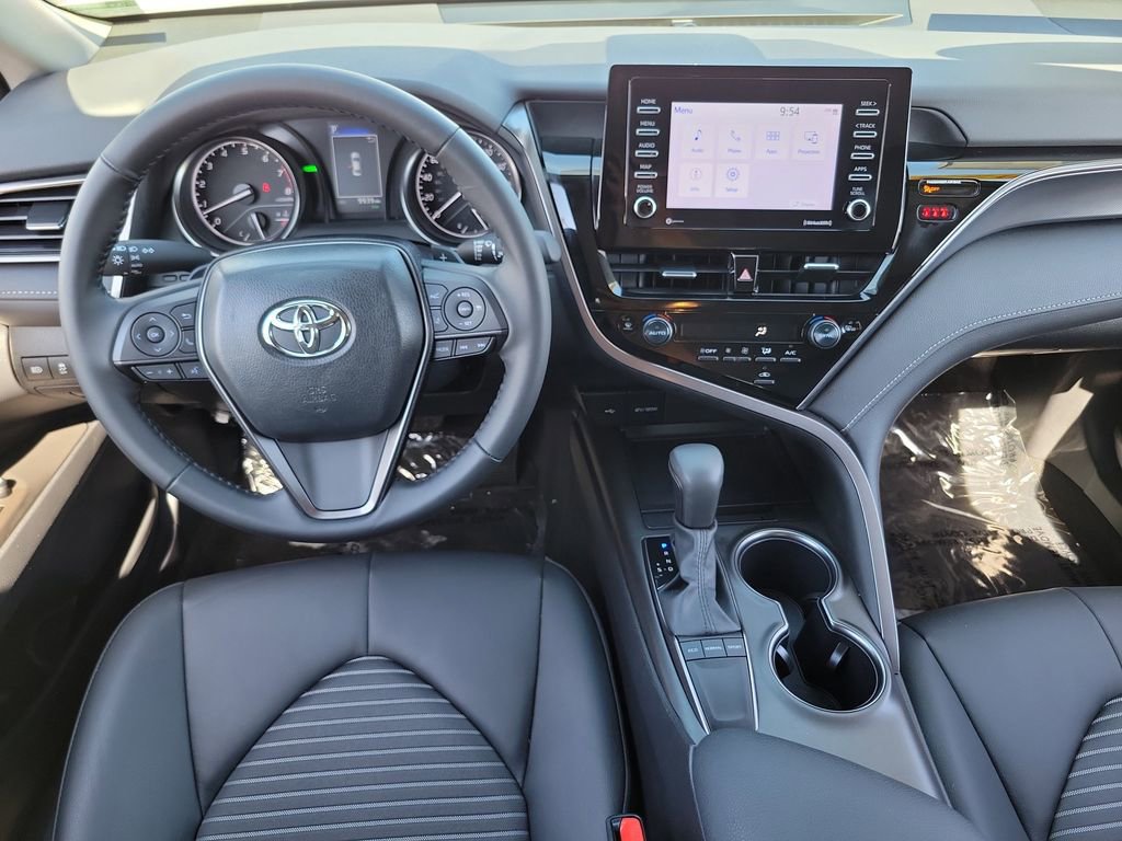 Used 2024 Toyota Camry SE w/ Convenience Package FWD image 4