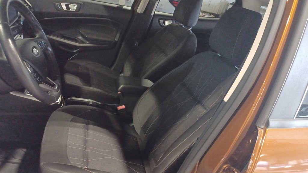 Used 2018 Ford EcoSport SE image 6