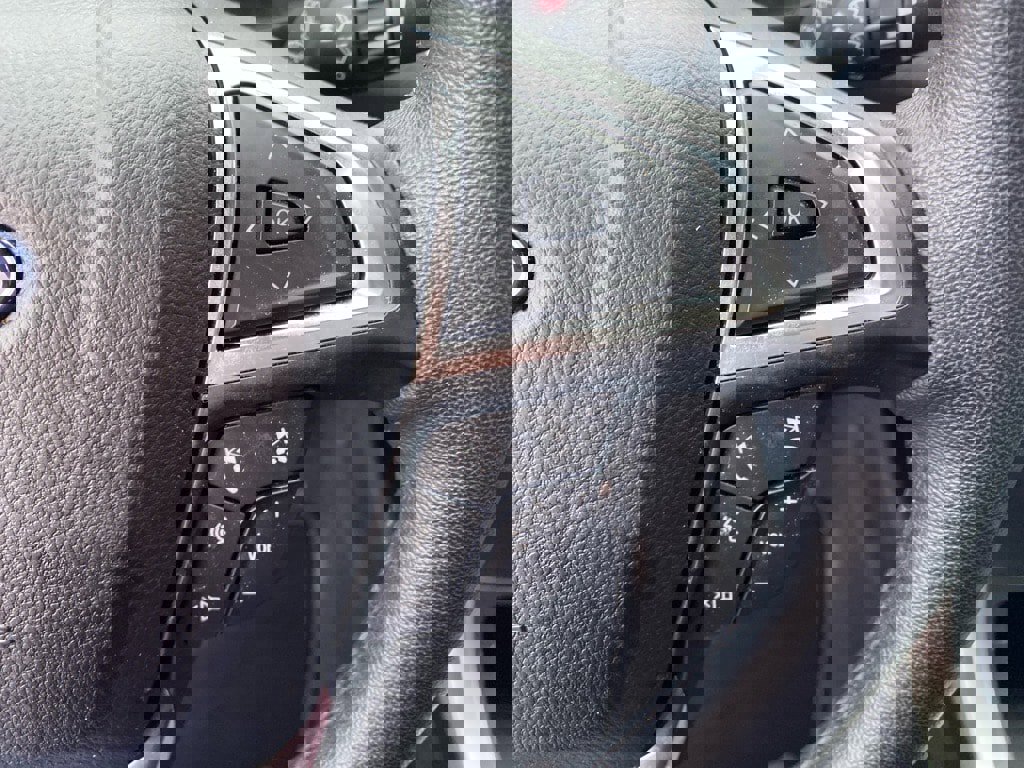 Used 2024 Ford Edge SEL w/ Convenience Package image 16